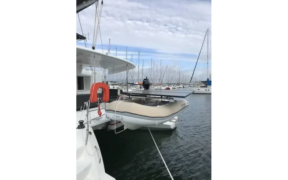 slider 3 Lagoon  450 Sport Top