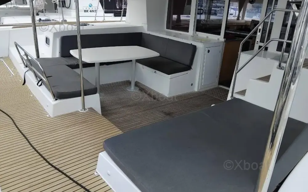 slider 4 Lagoon  450 Sport Top