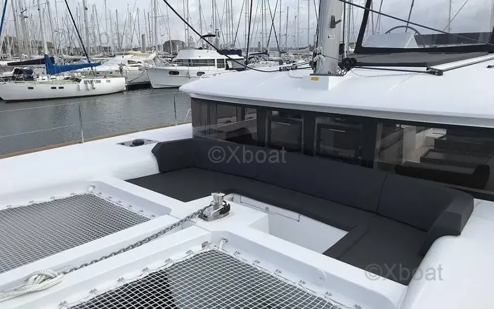 slider 7 Lagoon  450 Sport Top