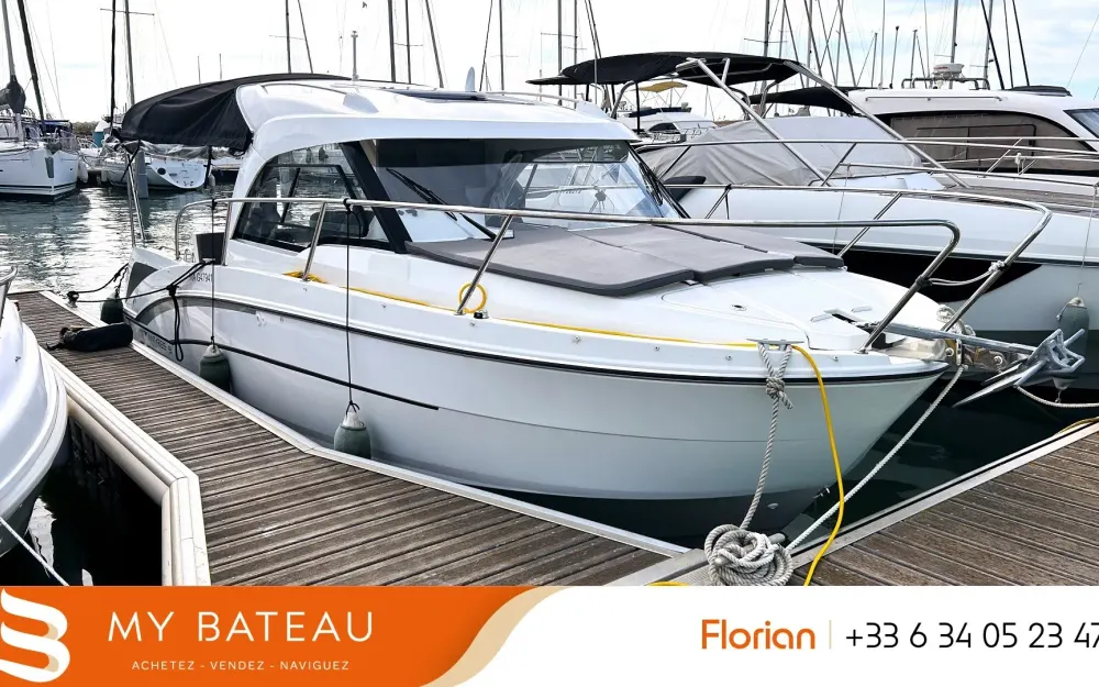slider 0 Beneteau Antares 8 OB