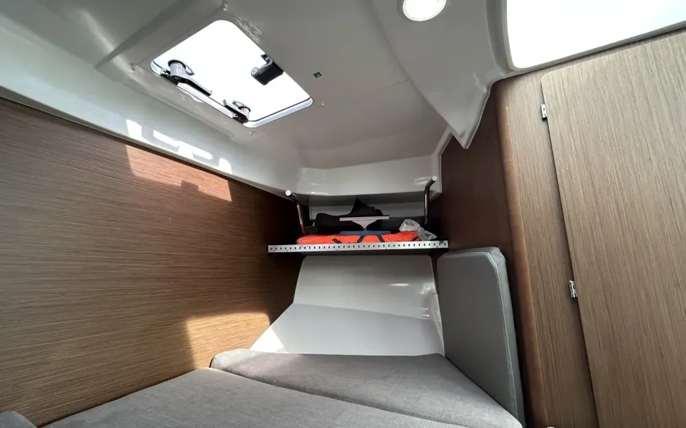 slider 10 Beneteau Antares 8 OB