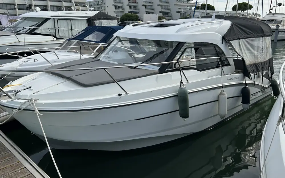 slider 12 Beneteau Antares 8 OB