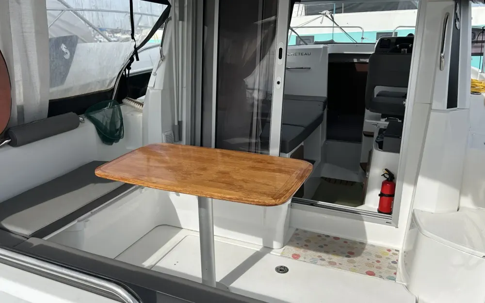 slider 1 Beneteau Antares 8 OB