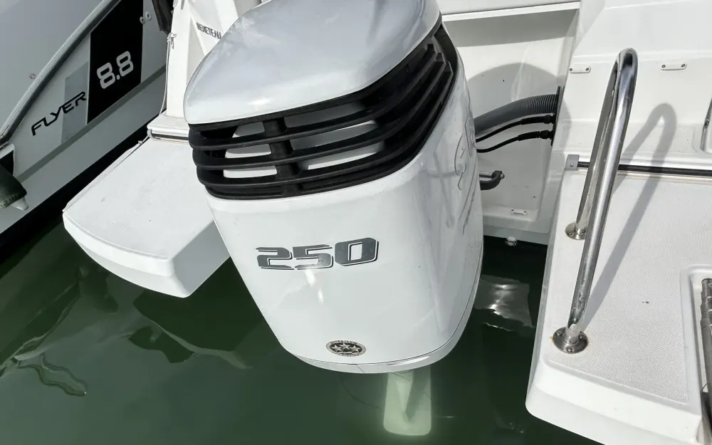 slider 3 Beneteau Antares 8 OB