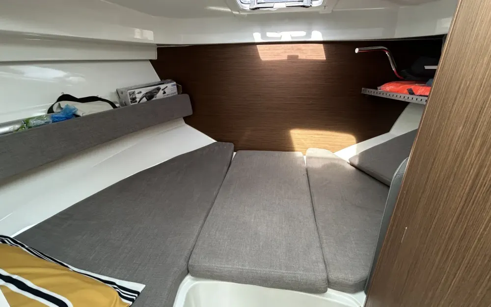 slider 8 Beneteau Antares 8 OB