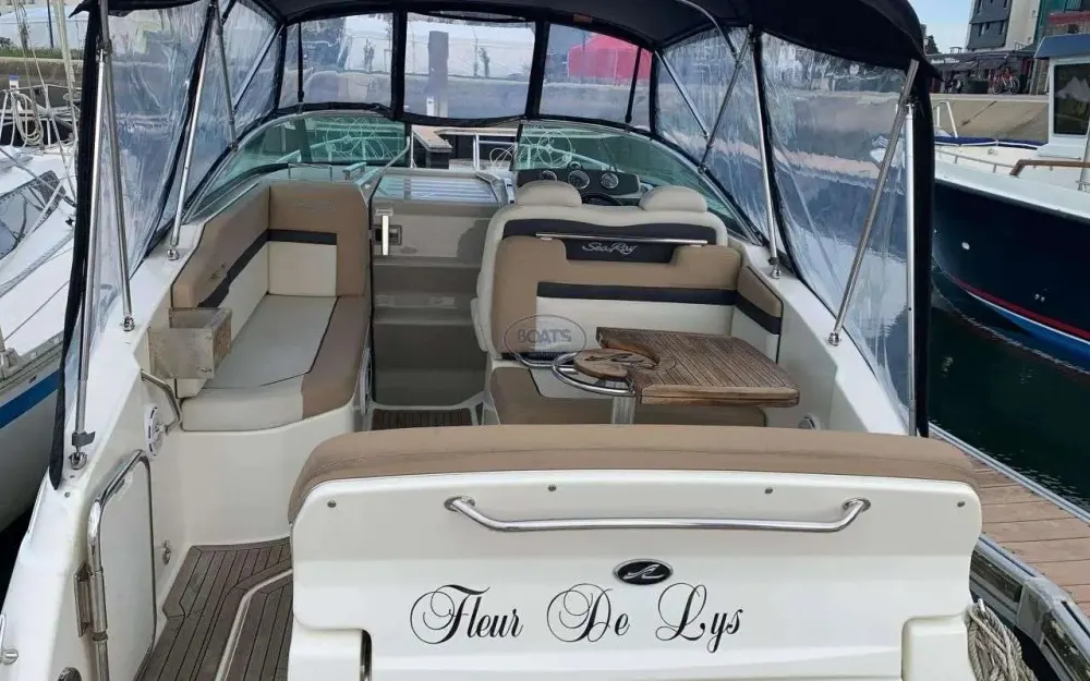 slider 9 Sea Ray Sundancer 265