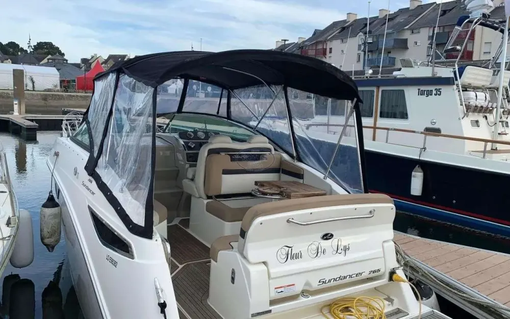 slider 1 Sea Ray Sundancer 265