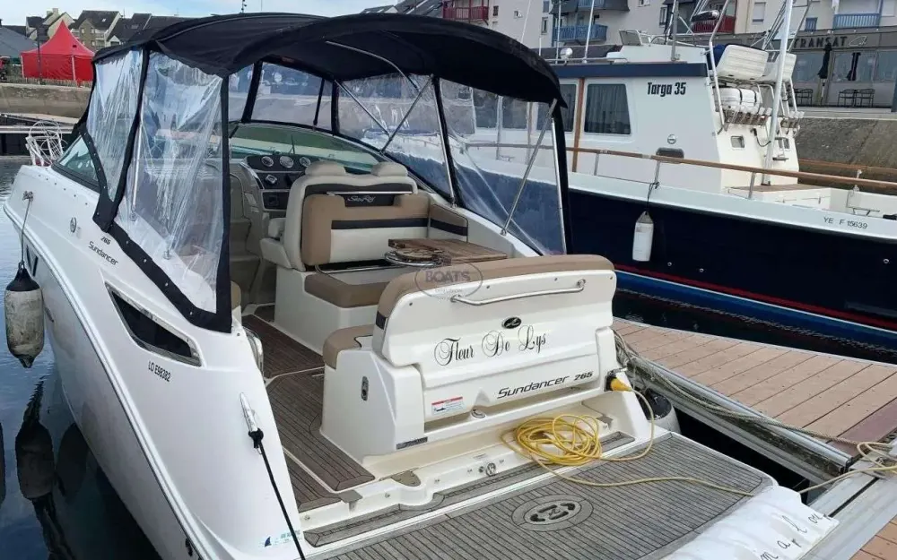 slider 4 Sea Ray Sundancer 265