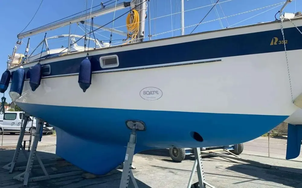 slider 8 Hallberg Rassy  352