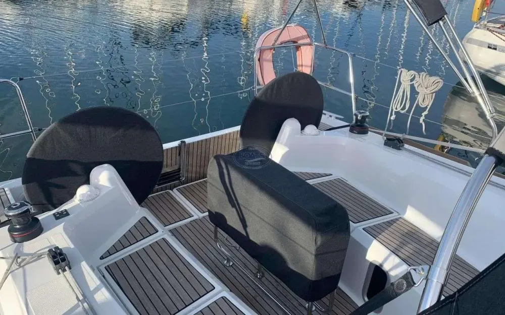 slider 9 Jeanneau Sun Odyssey 349