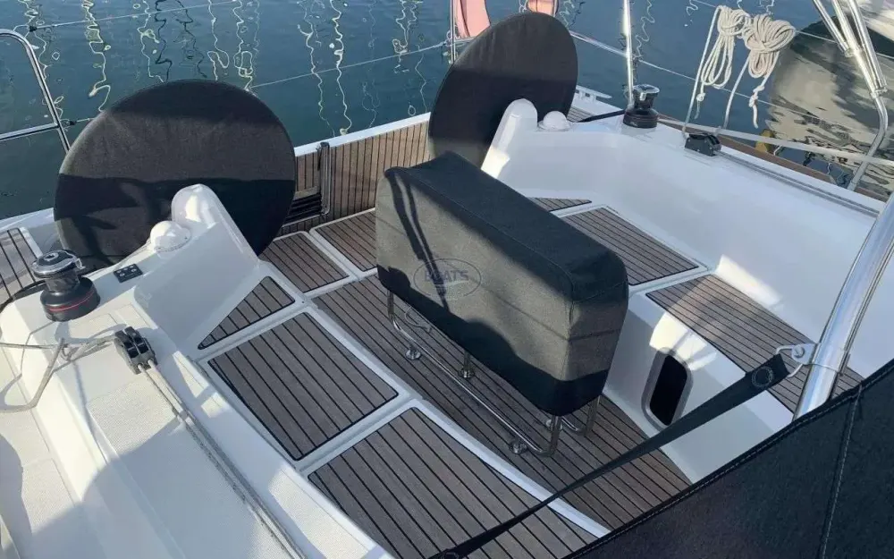 slider 7 Jeanneau Sun Odyssey 349