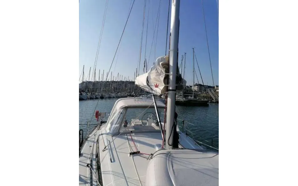 slider 4 Beneteau Oceanis 38.1