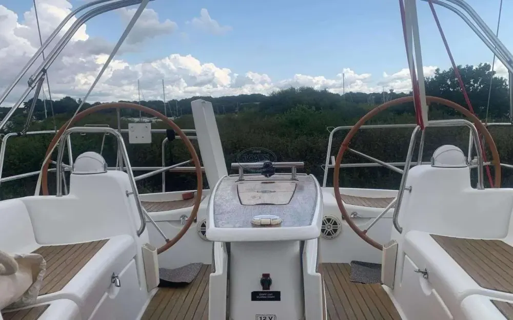 slider 8 Beneteau Oceanis 40
