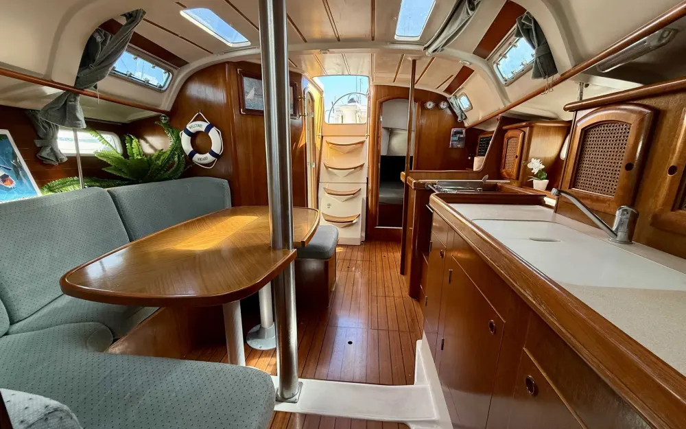 slider 11 Beneteau Oceanis 351
