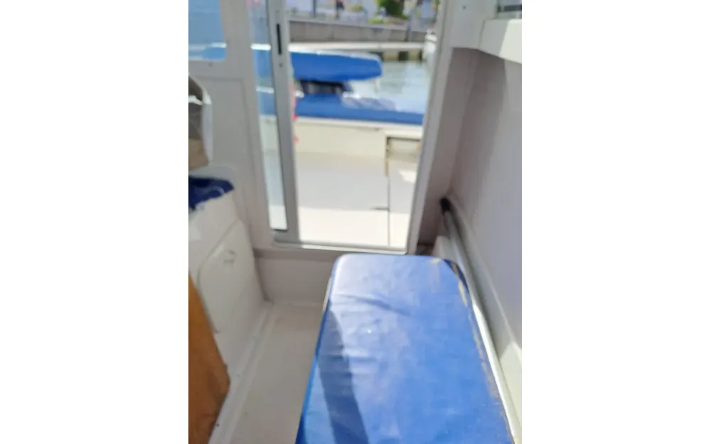 slider 9 Beneteau Antares 620 Fishing