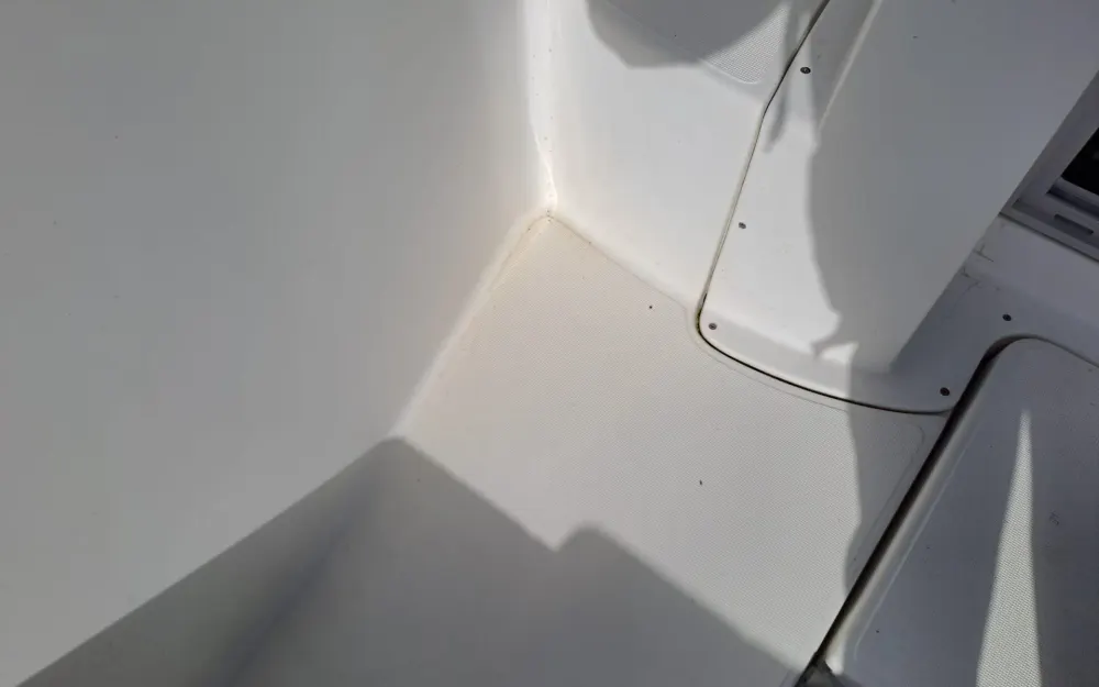 slider 14 Beneteau Antares 620 Fishing