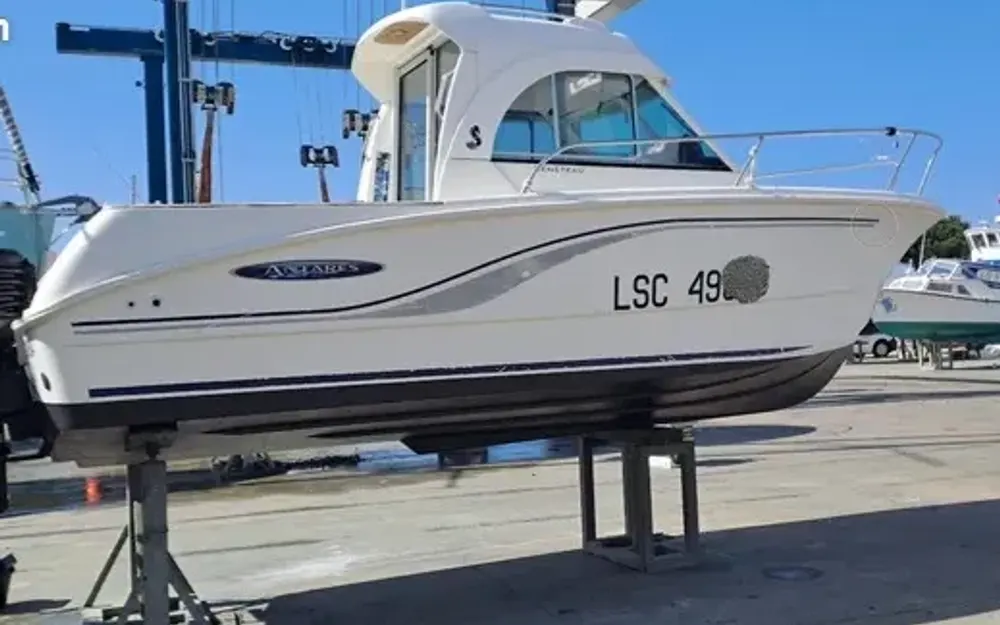 slider 0 Beneteau Antares 620 Fishing