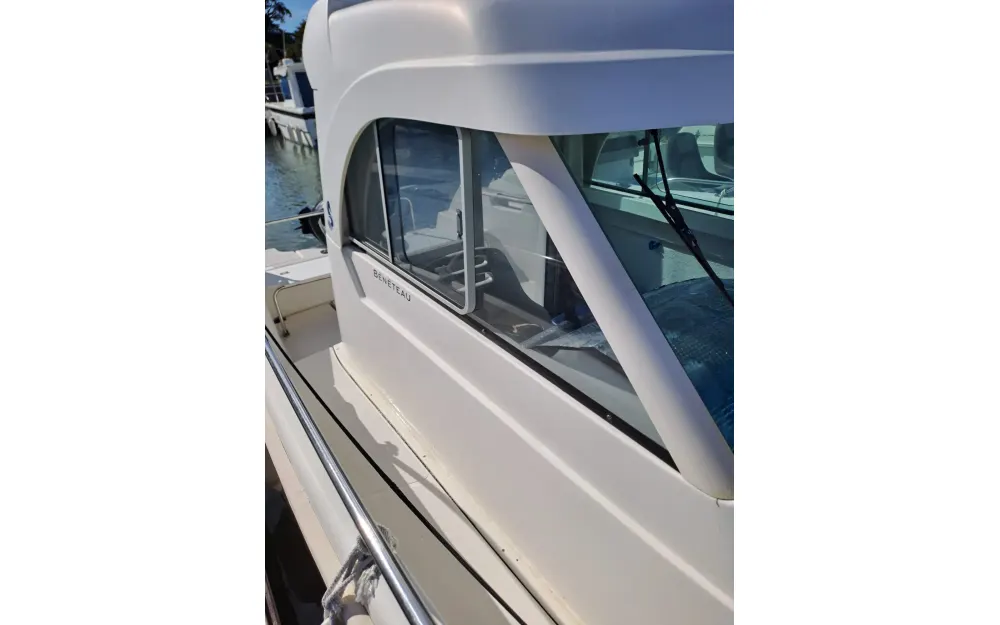 slider 35 Beneteau Antares 620 Fishing