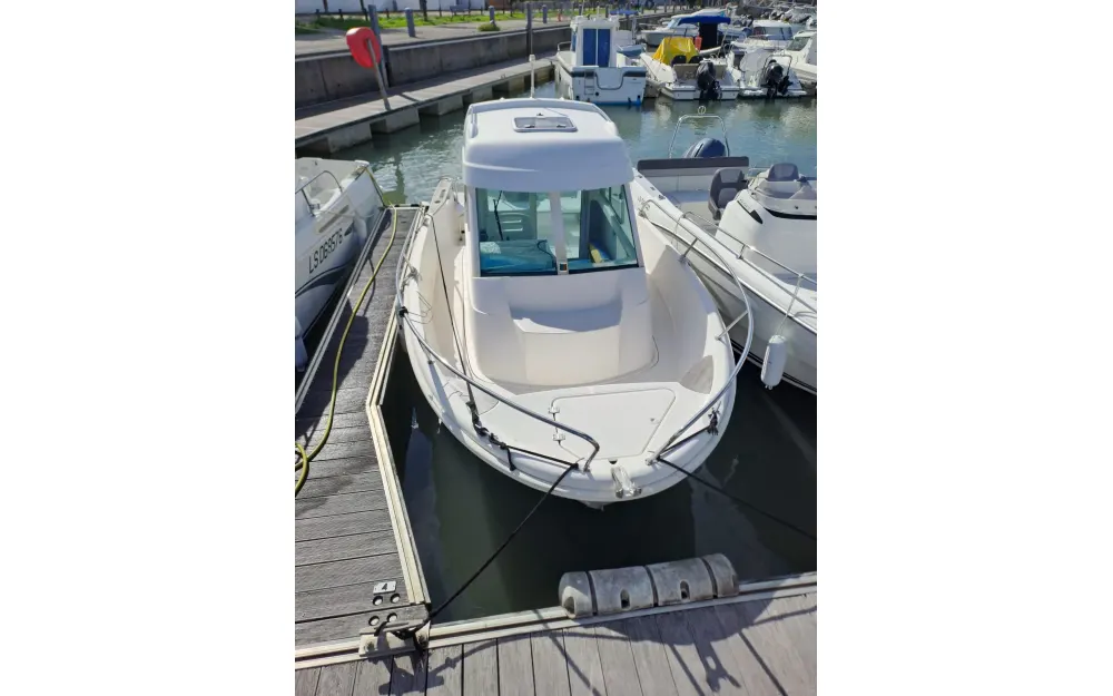 slider 38 Beneteau Antares 620 Fishing
