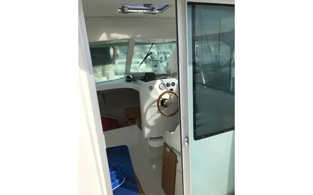 slider 4 Beneteau Antares 620 Fishing