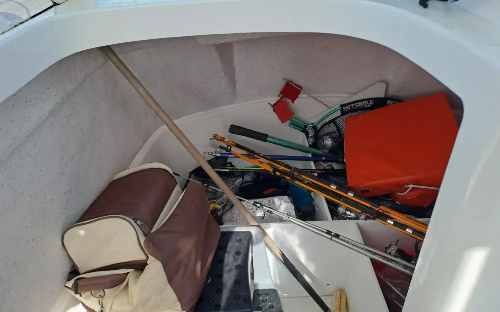slider 5 Beneteau Antares 620 Fishing