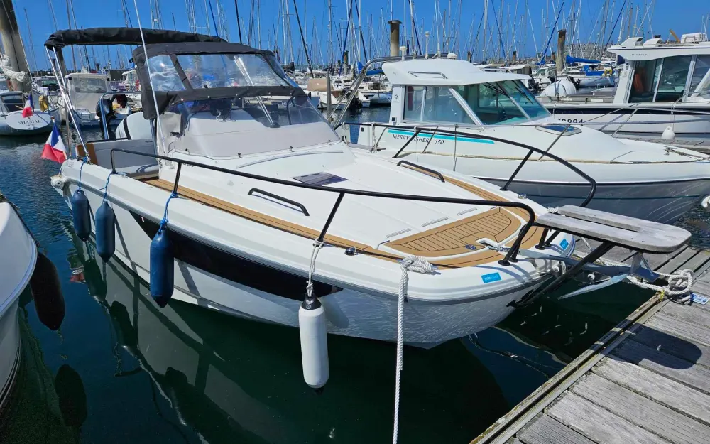 slider 0 Beneteau Flyer 8 SUNdeck