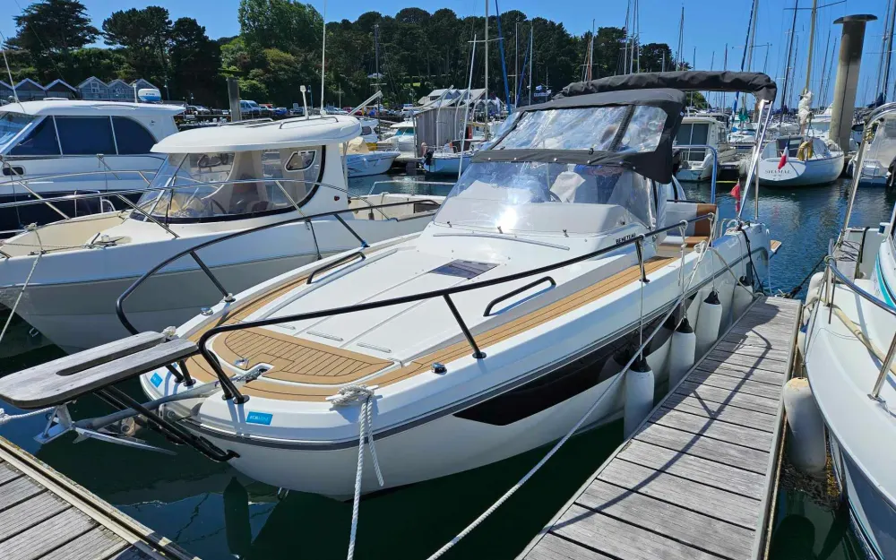 slider 2 Beneteau Flyer 8 SUNdeck