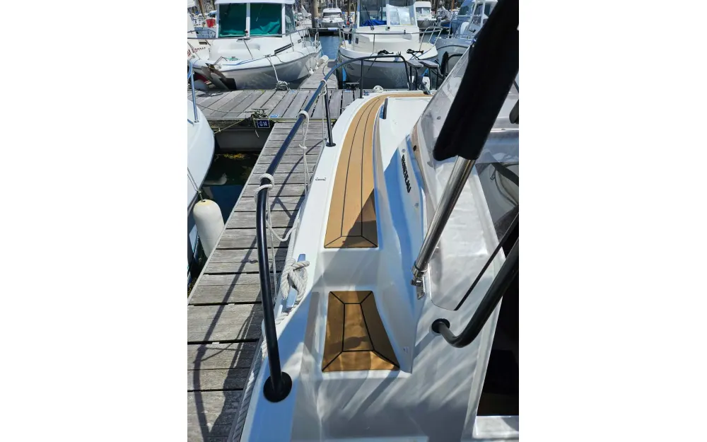 slider 3 Beneteau Flyer 8 SUNdeck
