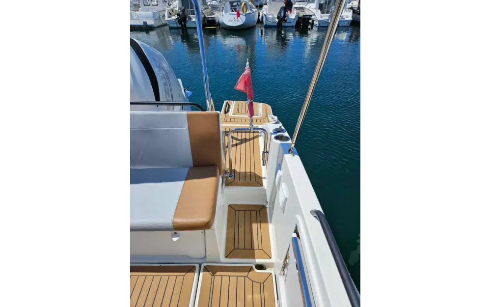 slider 5 Beneteau Flyer 8 SUNdeck