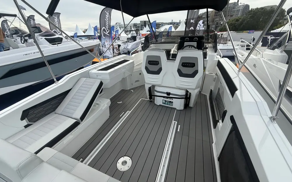 slider 4 Karnic R8-HT
