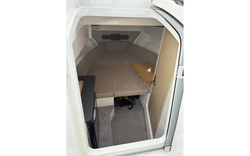slider 8 Karnic R8-HT