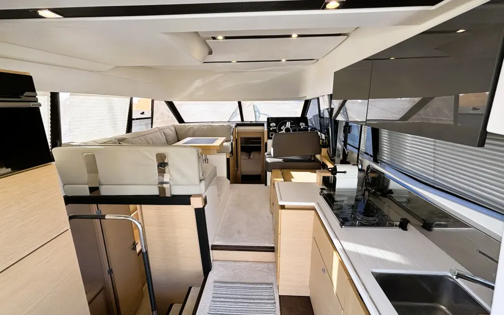slider 9 Jeanneau Prestige 420 Fly
