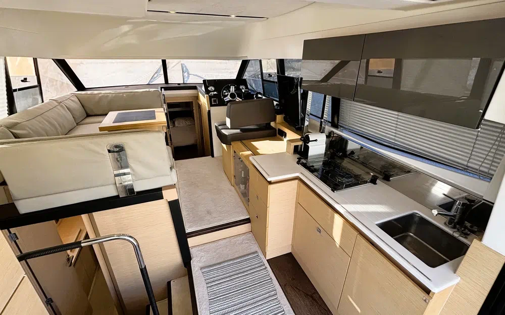 slider 11 Prestige Yachts 420 Fly