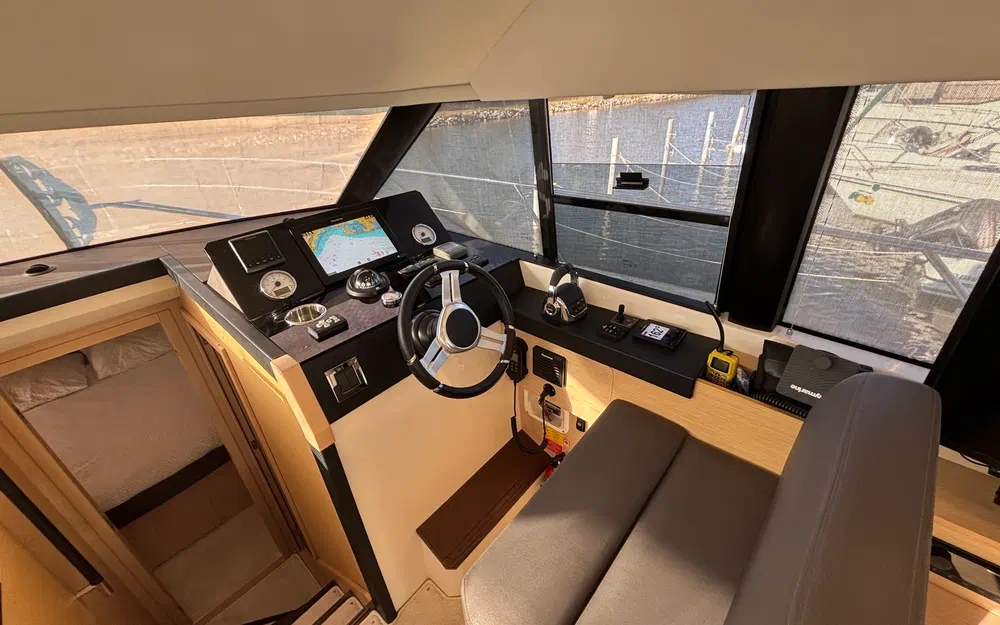 slider 20 Prestige Yachts 420 Fly