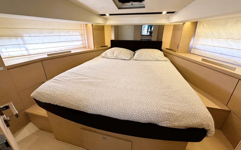 slider 25 Jeanneau Prestige 420 Fly