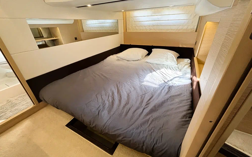 slider 29 Prestige Yachts 420 Fly