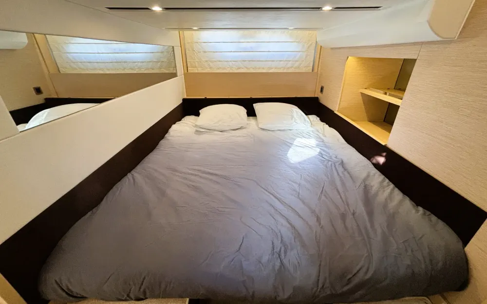 slider 31 Jeanneau Prestige 420 Fly