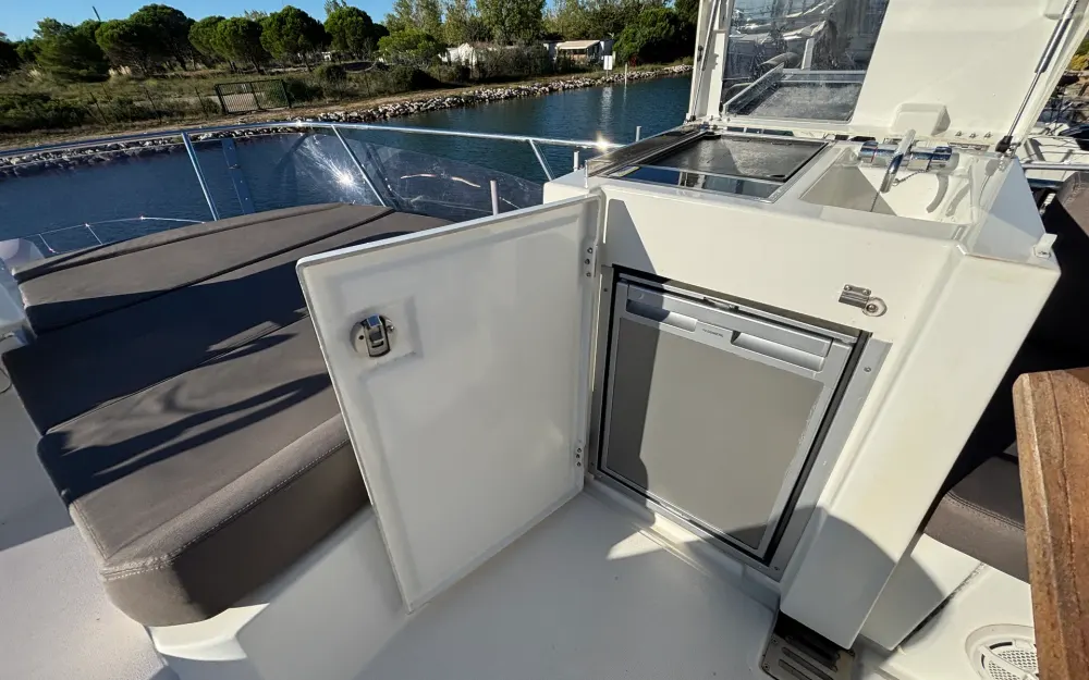 slider 44 Jeanneau Prestige 420 Fly