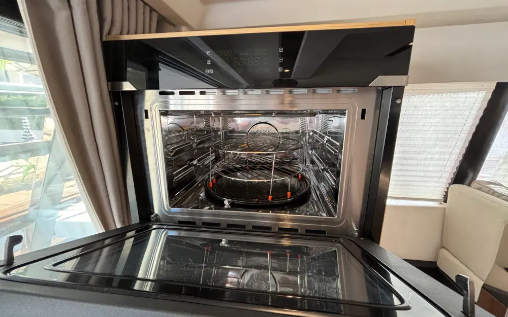 slider 8 Jeanneau Prestige 420 Fly