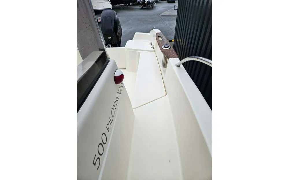 slider 10 Quicksilver 500 Pilothouse