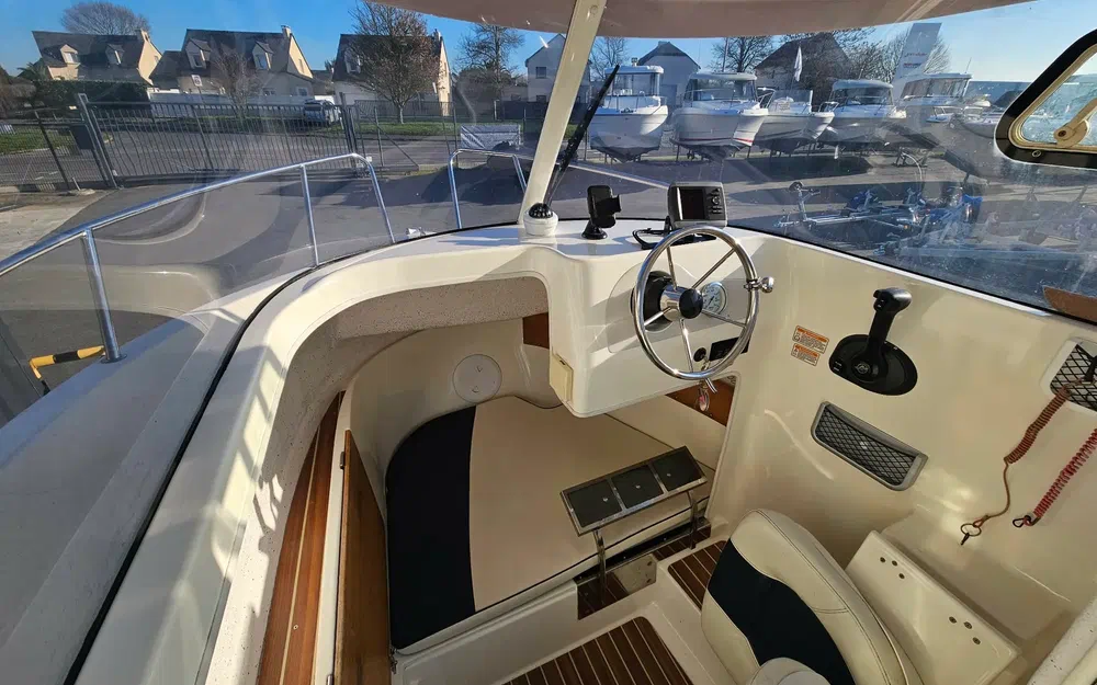 slider 11 Quicksilver 500 Pilothouse