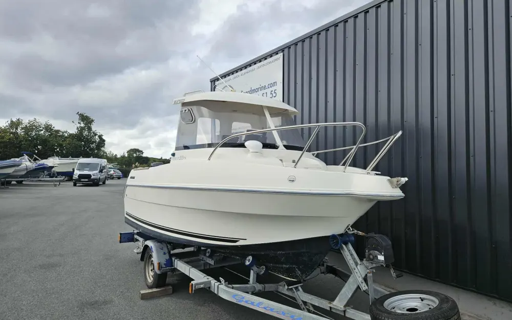 slider 12 Quicksilver  500 Pilothouse