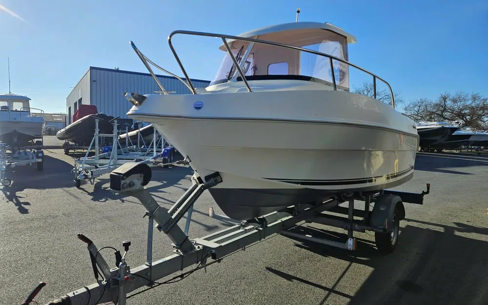 slider 12 Quicksilver 500 Pilothouse