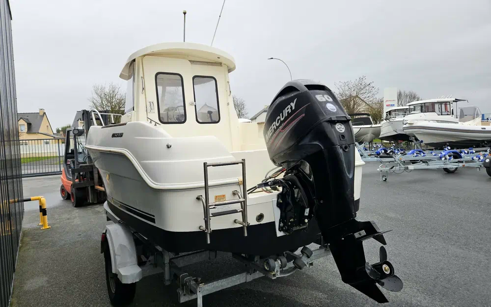 slider 15 Quicksilver 500 Pilothouse