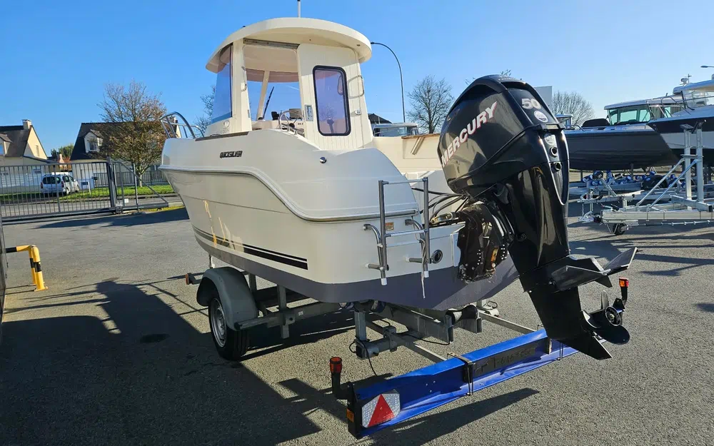 slider 18 Quicksilver 500 Pilothouse