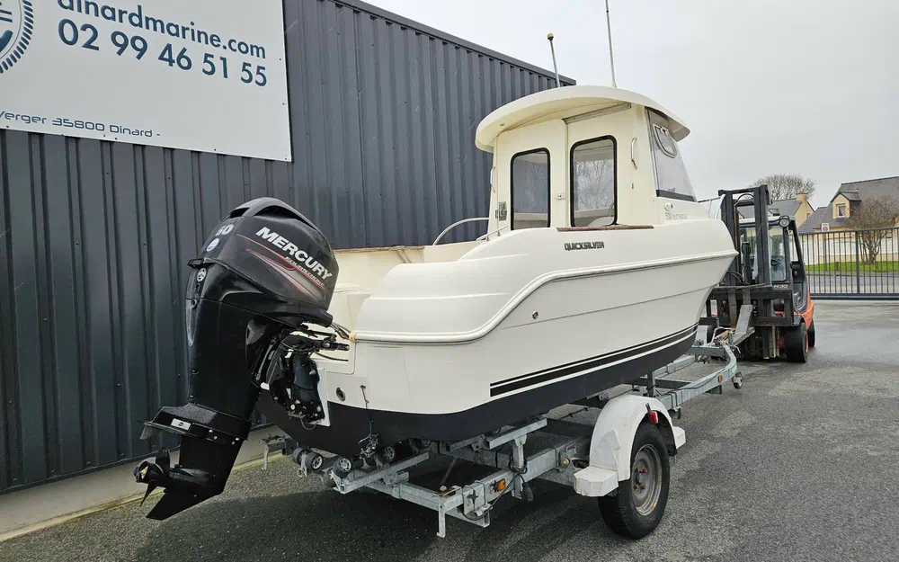 slider 20 Quicksilver 500 Pilothouse