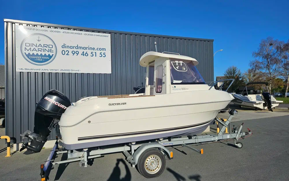 slider 0 Quicksilver 500 Pilothouse