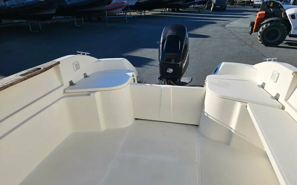 slider 6 Quicksilver 500 Pilothouse