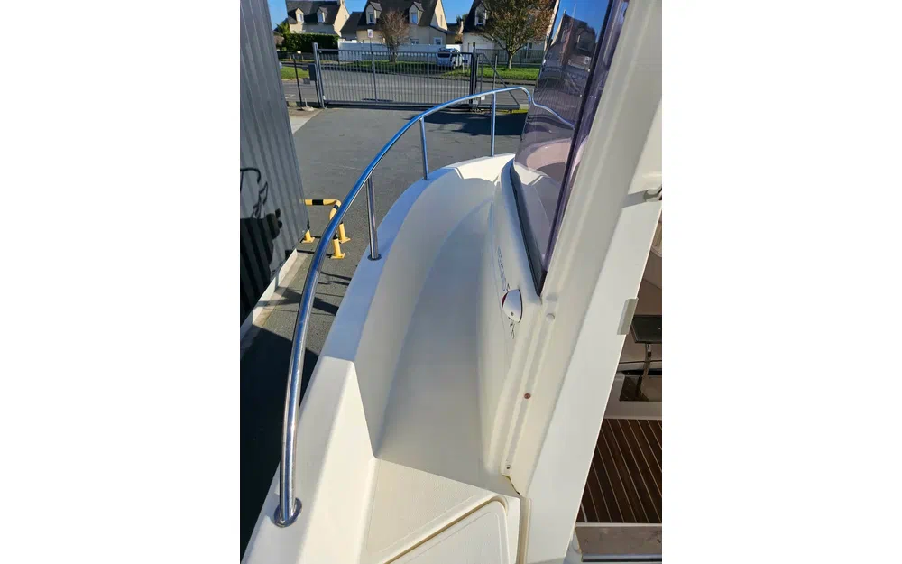 slider 7 Quicksilver 500 Pilothouse