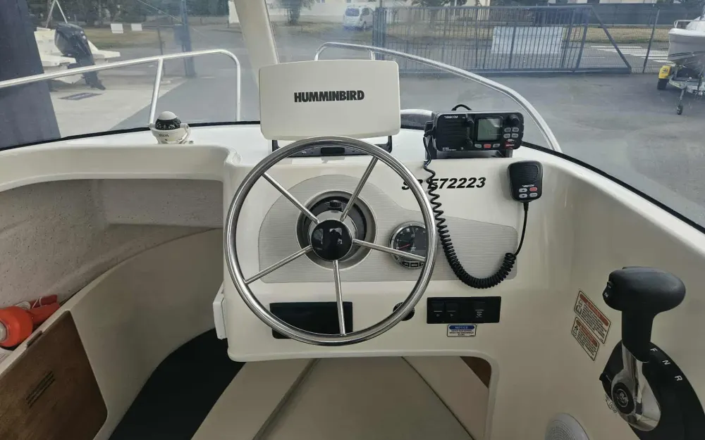 slider 7 Quicksilver  500 Pilothouse